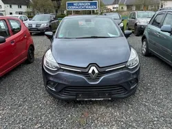Grau Gebraucht 2017 Renault Clio IV Intens Limousine | 8.990 € (Fairer Preis)