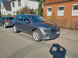 Grau Gebraucht 2016 VW Tiguan Highline SUV | 22.800 € (Fairer Preis)