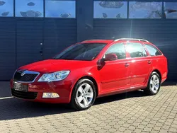 Rot Gebraucht 2011 Skoda Octavia Elegance Kombi | 6.900 € (Fairer Preis)