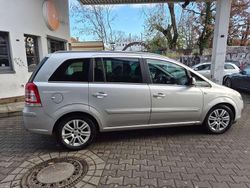Silber Gebraucht 2010 Opel Zafira Selection Van / Kleinbus | 3.400 € (Fairer Preis)