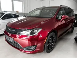 Rot Gebraucht 2018 Chrysler Pacifica SUV | 26.991 € (Etwas zu teuer)