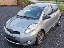 Grau Gebraucht 2010 Toyota Yaris Cool Kleinwagen | 2.100 € (Fairer Preis)