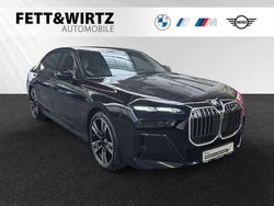 Carbonschwarz metallic Gebraucht 2024 BMW 740 M Sport Limousine | 89.888 € (Superpreis)