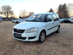 Weiß Gebraucht 2015 Skoda Roomster Plus Edition Van / Kleinbus | 3.380 € (Superpreis)