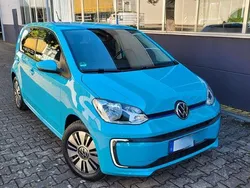 Blau Gebraucht 2021 VW e-up! Kleinwagen | 12.800 € (Guter Preis)