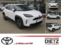 Schneeweiß Neu 2024 Toyota Yaris Cross Team SUV | 29.390 € (Fairer Preis)