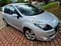 Silber Gebraucht 2011 Renault Scénic III Expression Van / Kleinbus | 6.990 € (Fairer Preis)