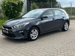 Grau Gebraucht 2019 Kia Ceed Limousine | 11.390 € (Fairer Preis)
