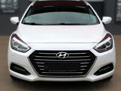 Weiß Gebraucht 2017 Hyundai i40 Premium Kombi | 7.990 € (Superpreis)