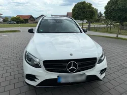Weiß Gebraucht 2018 Mercedes GLC220 AMG line SUV | 31.999 € (Etwas zu teuer)