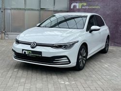 Weiß Gebraucht 2024 VW Golf VIII Move Limousine | 24.990 € (Guter Preis)