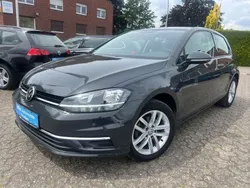 Grau Gebraucht 2017 VW Golf VII Comfortline Limousine | 9.999 € (Fairer Preis)