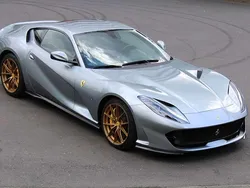 Grigio titanio metallic Gebraucht 2018 Ferrari 812 Coupé | 329.812 €