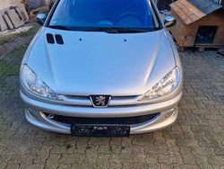 Grau Gebraucht 2006 Peugeot 206 Filou Limousine | 2.600 € (Fairer Preis)