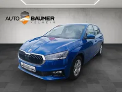 Blau Gebraucht 2024 Skoda Fabia Selection Limousine | 18.700 € (Guter Preis)