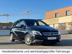 Schwarz Gebraucht 2012 Mercedes B180 Van / Kleinbus | 9.999 € (Fairer Preis)