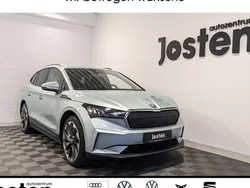 Silber (arctic silber metallic) Gebraucht 2023 Skoda Enyaq iV Lodge SUV | 29.790 € (Fairer Preis)