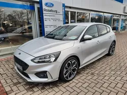 Silber Gebraucht 2020 Ford Focus ST-Line Limousine | 22.750 € (Teuer)