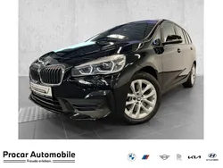 Schwarz uni Gebraucht 2022 BMW 220 Gran Tourer Van / Kleinbus | 27.990 € (Fairer Preis)