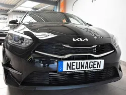 Schwarz Neu 2025 Kia Ceed Sportswagon Vision Kombi | 24.580 € (Fairer Preis)