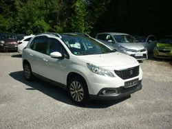 Weiß Gebraucht 2016 Peugeot 2008 Active SUV | 9.990 € (Fairer Preis)