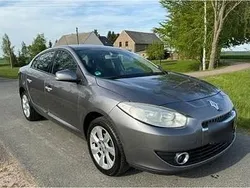 Grau Gebraucht 2011 Renault Fluence Limousine | 4.500 € (Fairer Preis)