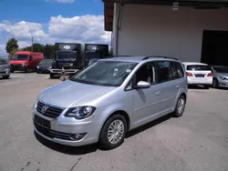 Silber Gebraucht 2010 VW Touran Van / Kleinbus | 2.750 €