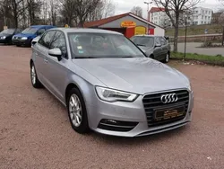 Silber Gebraucht 2016 Audi A3 Sportback Attraction Limousine | 12.980 € (Fairer Preis)