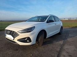 Weiß Gebraucht 2021 Hyundai i30 Edition 30 Limousine | 13.000 € (Superpreis)