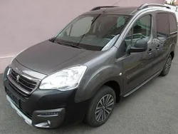 Grau Gebraucht 2018 Peugeot Partner Tepee Outdoor Van / Kleinbus | 9.500 € (Fairer Preis)