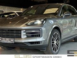 Grau Gebraucht 2024 Porsche Cayenne SUV | 99.850 € (Superpreis)