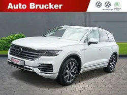 Weiss Gebraucht 2021 VW Touareg Elegance SUV | 52.920 € (Fairer Preis)