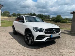 Weiß Gebraucht 2021 Mercedes GLC300e AMG SUV | 39.885 € (Teuer)