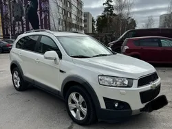 Weiß Gebraucht 2011 Chevrolet Captiva LT SUV | 8.000 € (Teuer)