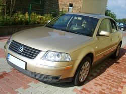 Gold metallic Gebraucht 2001 VW Passat Limousine | 4.300 € (Teuer)