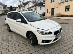 Weiß Gebraucht 2016 BMW 220 Gran Tourer Sport Line Van / Kleinbus | 20.700 € (Etwas zu teuer)