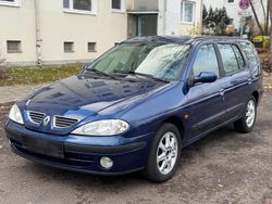 Blau Gebraucht 2001 Renault Mégane GrandTour Kombi | 800 €