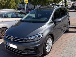 Grau Gebraucht 2016 VW Touran Highline Van / Kleinbus | 17.500 € (Fairer Preis)