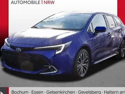 Blau Neu 2024 Toyota Corolla Team Kombi | 33.889 €