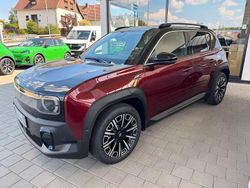 Krmesin rot mit black pearl Neu 2025 Renault 4 E-Tech Iconic SUV | 36.800 € (Fairer Preis)
