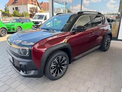 Krmesin rot mit black pearl Neu 2025 Renault 4 E-Tech Iconic SUV | 36.800 € (Fairer Preis)