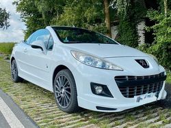 Weiß Gebraucht 2012 Peugeot 207 CC Cabrio | 3.500 €