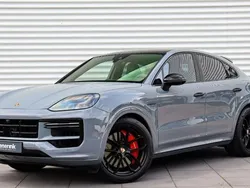 Grau Gebraucht 2024 Porsche Cayenne Turbo E-Hybrid SUV | 189.990 € (Guter Preis)