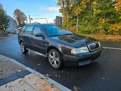 Schwarz Gebraucht 2004 Skoda Octavia Kombi | 1.699 € (Fairer Preis)