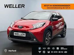 Chili red perleffekt/dach mysticschwarz mica (rot) Neu 2025 Toyota Aygo Kleinwagen | 16.790 €