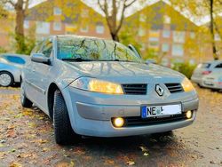 Weiß Gebraucht 2005 Renault Mégane II Limousine | 1.600 €