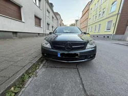 Grün Gebraucht 2009 Mercedes C200 Limousine | 6.200 € (Fairer Preis)