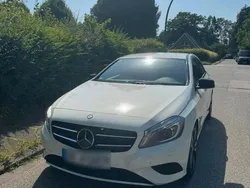 Weiß Gebraucht 2014 Mercedes A200 Urban Limousine | 15.350 € (Fairer Preis)