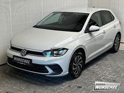 Grau Neu 2024 VW Polo Life Limousine | 23.394 € (Fairer Preis)