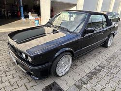 Schwarz Gebraucht 1990 BMW 325 Cabriolet Shadowline Cabrio | 22.900 €